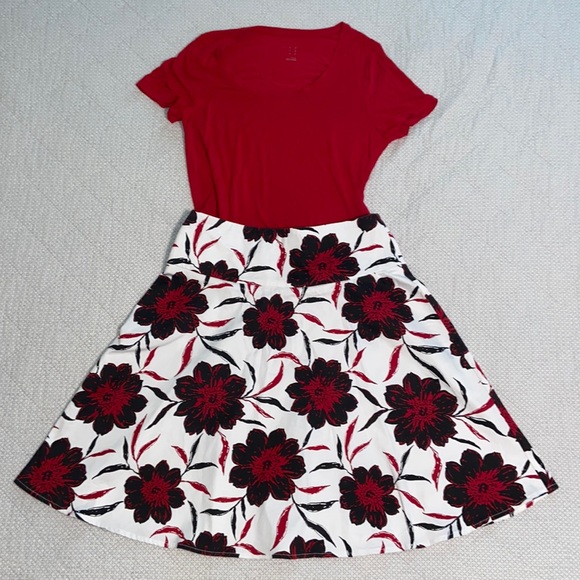new york clothing Dresses & Skirts - NYCC red black and white skirt and free T-shirt